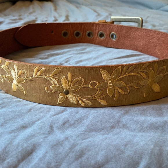 Linea Pelle Leather Belt Floral Gold - large - Picture 5 of 8